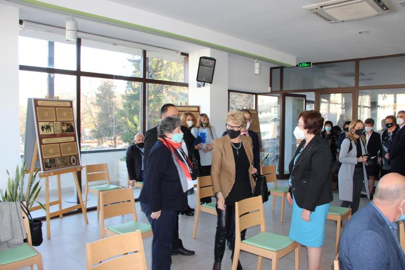 Министър Комитова се срещна с кметове в Троян