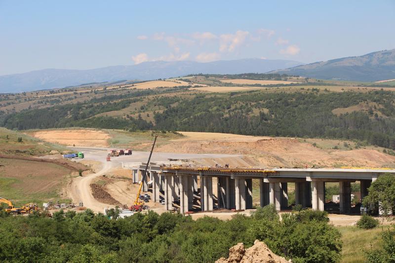 Министър Павлова инспектира напредъка в строителните дейности по ЛОТ 2 на АМ „Струма“ - 21