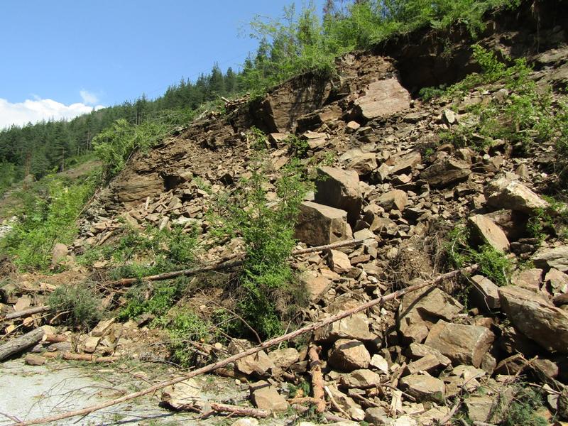 Зам.-министър Валентин Йовев: Започнахме укрепване на свлачището по пътя Смолян-Мадан - 3
