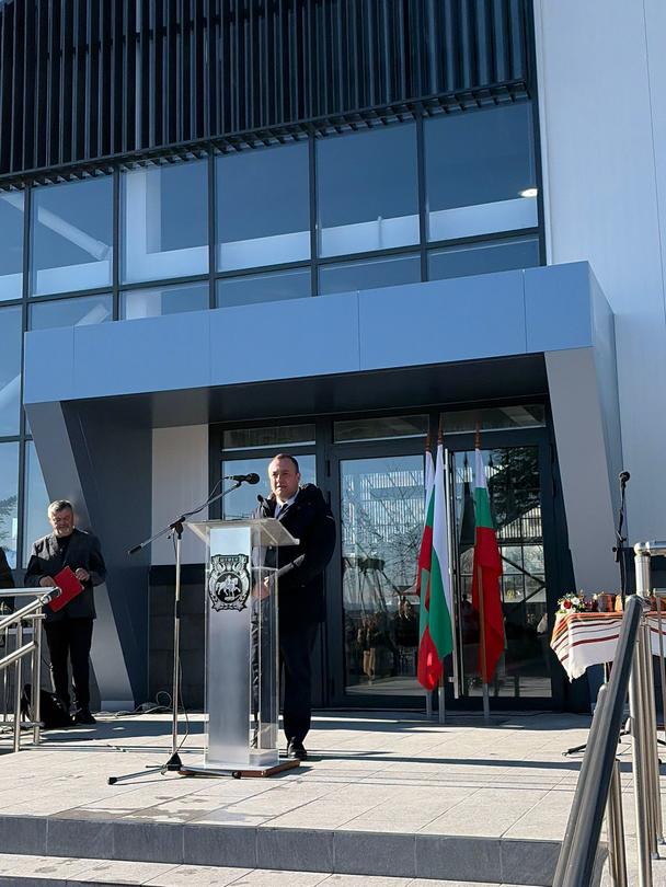 Министър Иванов: Плащанията по Инвестиционната програма за общински проекти продължават при условията на удължителния бюджет