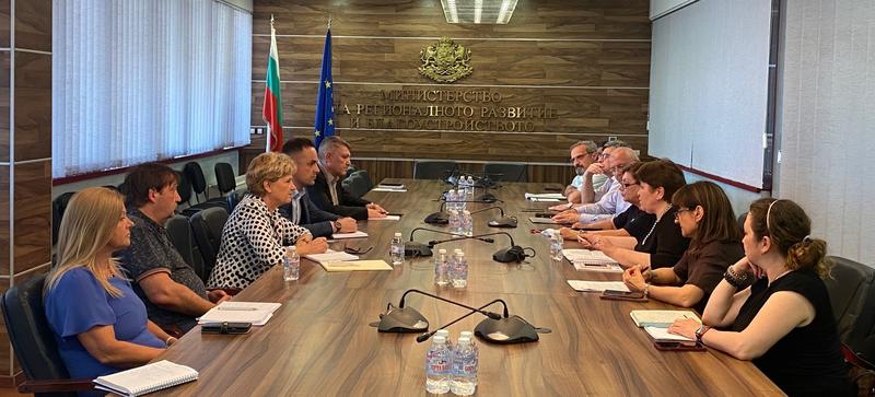 Запазване на туристическите хижи държавна собственост обсъдиха министрите Комитова и Балтова заедно с Конфедерацията на Българския туристически бизнес - 1