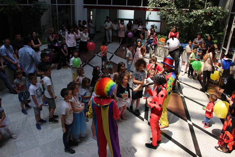 Министър Николай Нанков поздрави деца на служители на МРРБ за 1 юни - 6