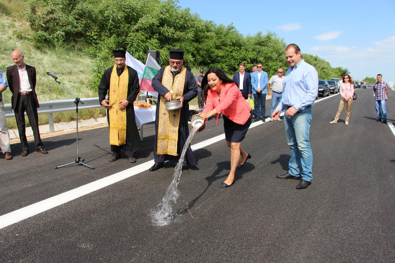 Лиляна Павлова: На България и трябваха 35 години, за да си завърши дясното платно на отсечката от Свиленград до Капитан Андреево - 9