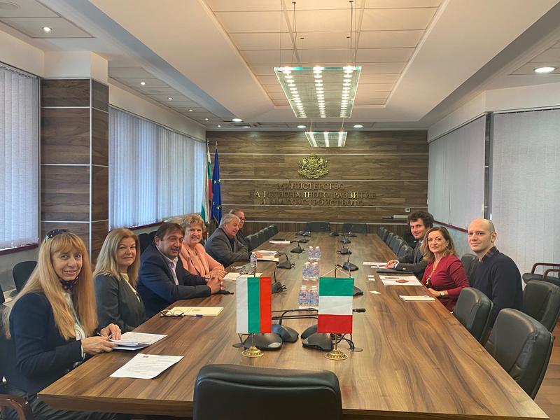 Министър Комитова: МРРБ има за свои приоритети подобряване на свързаността между Балканите и Европа - 1