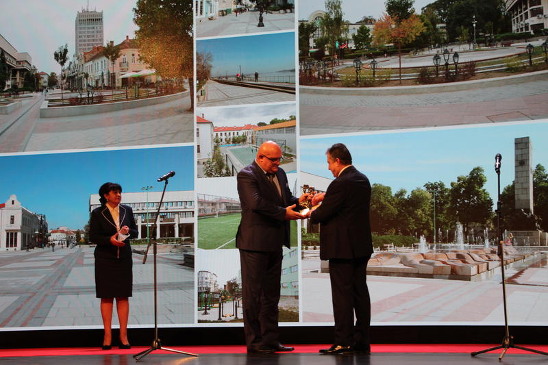 Заместник-министър Йовев връчи награда „Сграда на годината 2020“ на община Видин