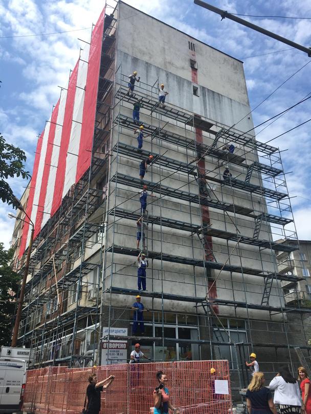 Министър Павлова провери хода на изпълнението на строително-ремонтни дейности по обновявани сгради по Националната програма за енергийна ефективност в Габрово   - 5