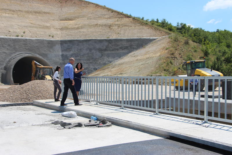Министър Павлова инспектира напредъка в строителните дейности по ЛОТ 2 на АМ „Струма“ - 10