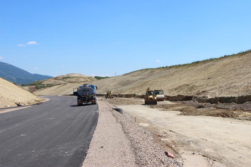 Министър Павлова инспектира напредъка в строителните дейности по ЛОТ 2 на АМ „Струма“ - 11