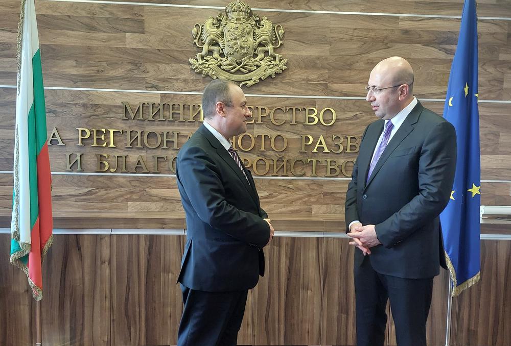 Министър Иван Иванов обсъди възможности за сътрудничество в областта на градоустройството с председателя на Държавния комитет по градско планиране и архитектура на Азербайджан Анар Гулиев
