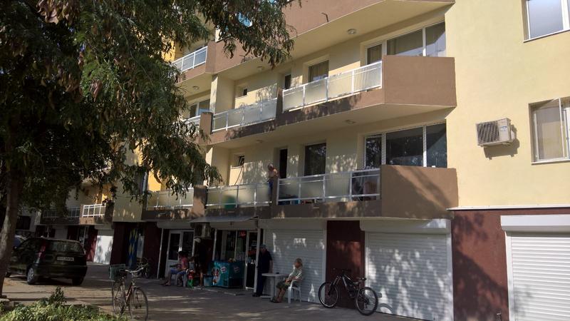 Министър Нанков присъства на откриването на саниран жилищен блок в град Левски - 2