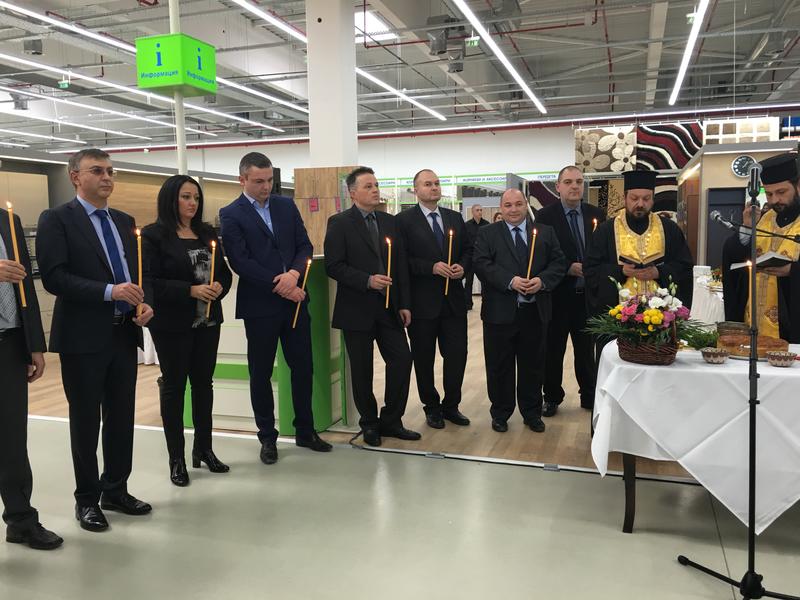  Министър Павлова присъства на откриването на търговски обект за строителни материали - 1