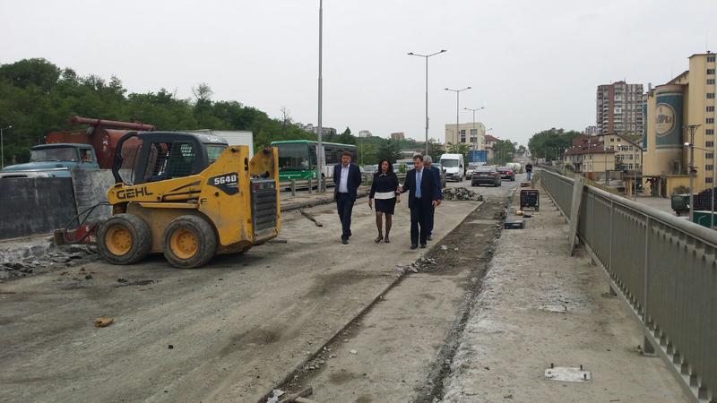  Министър Павлова инспектира ремонта на ул. „Магистрална“ във Велико Търново - 5