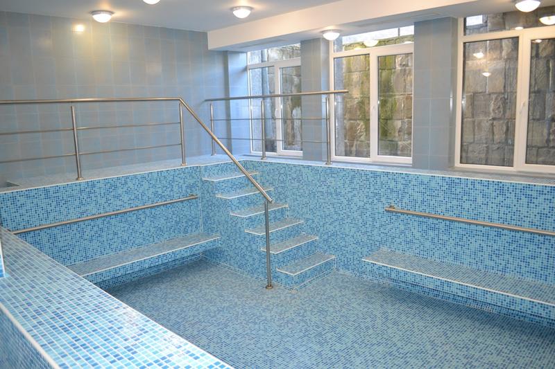 Заместник-министър Деница Николова откри обновената болница в Етрополе - 4