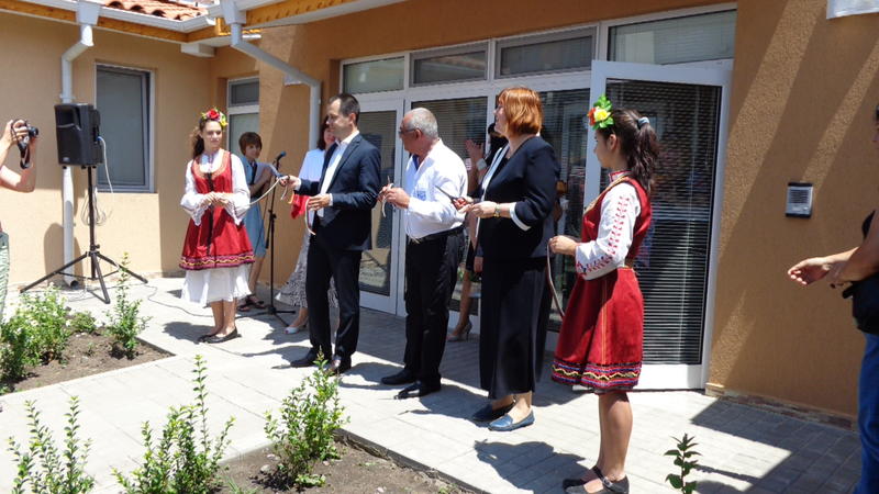 Два центъра за настаняване от семеен тип бяха открити днес в Карнобат  