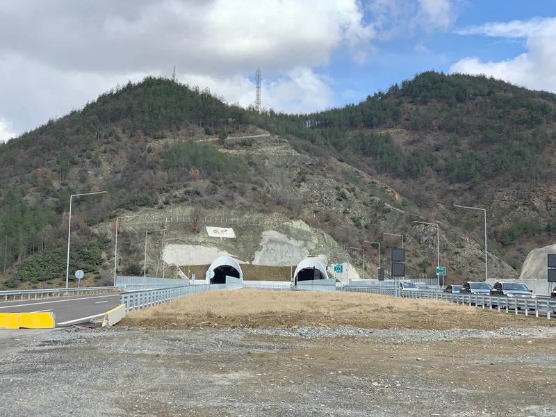 Министър Шишков: Започва укрепването на свлачището преди тунел „Железница” на АМ „Струма” - 9