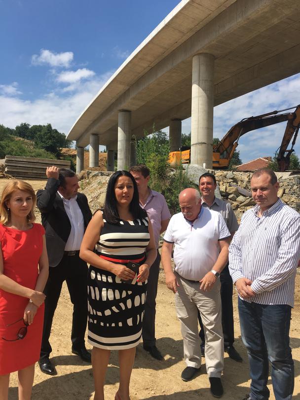 Министър Павлова: Половината от работата по проекта за изграждане на обходен път на Габрово е изпълнена - 4