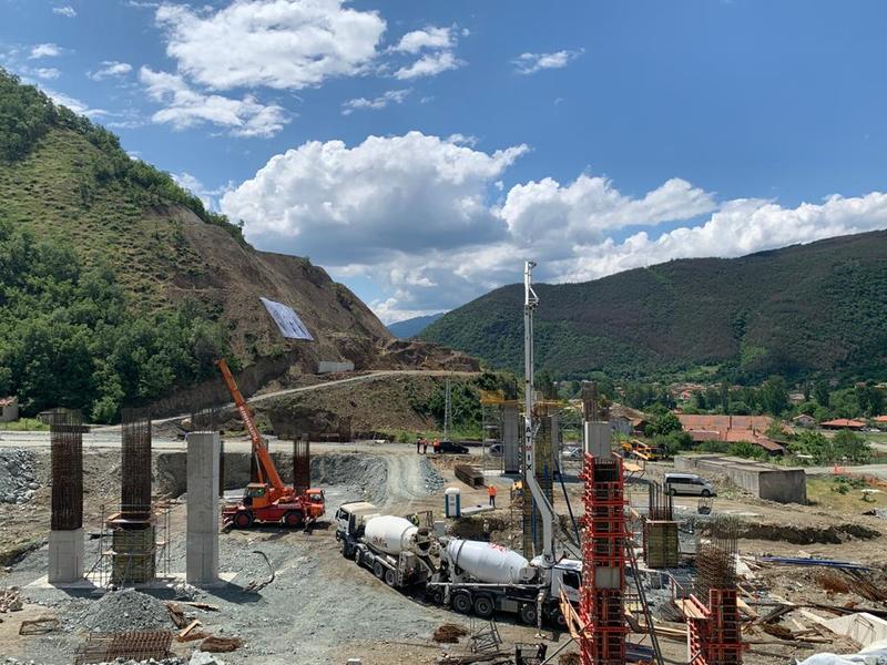 Minister Petya Avramova inspected the construction of the longest road tunnel in Bulgaria (video) - 8