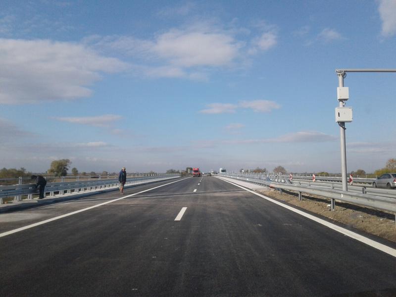 В присъствието на министрите Лиляна Павлова и Ивелина Василева бе пуснат за движение мостът над река Стряма по АМ „Тракия“ - 7