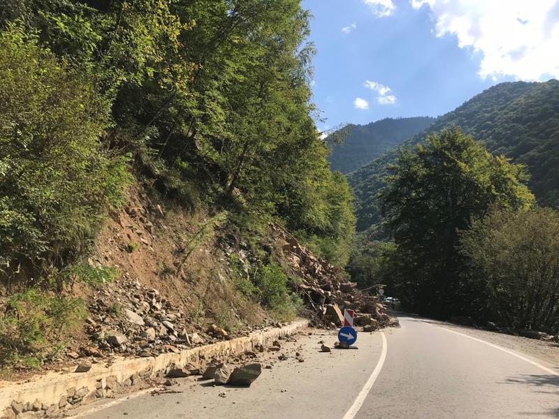 От следващата седмица започват дейности за цялостното отваряне на пътя до Рилския манастир - 5