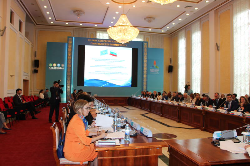  Лиляна Павлова: Провеждането на заседание на Междуправителствената комисия е от особена важност за развиването на търговско-икономическите отношения между България и Казахстан - 13