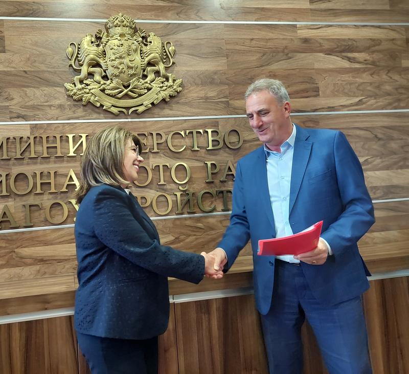 Министър Коритарова подписа нови 57 споразумения за  финансиране на общински проекти за над 122 млн. лв. от държавния бюджет - 4