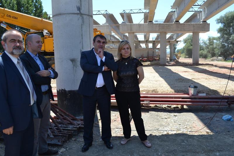 Министър Терзиева: Строителството на ЛОТ 2 и ЛОТ 4 на АМ „Струма” е по график