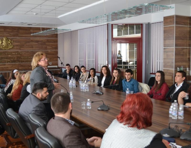 Министър Лиляна Павлова изнесе лекция пред студенти от Тракийския университет - 2