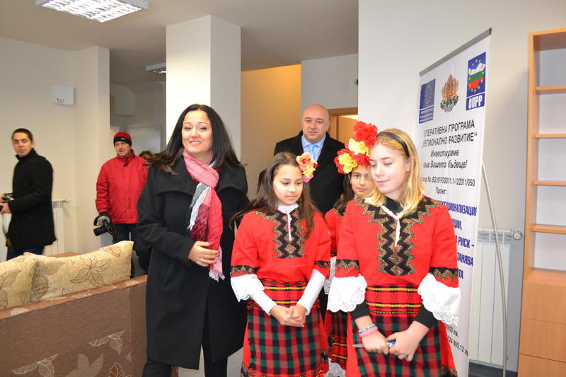 Министрите Лиляна Павлова и Красен Кралев откриха Център за настаняване от семеен тип за деца и младежи с увреждания във варненското село Тополи - 1