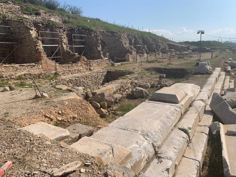Министър Шишков провери  реставрацията на античния град Хераклея Синтика край Петрич - 4