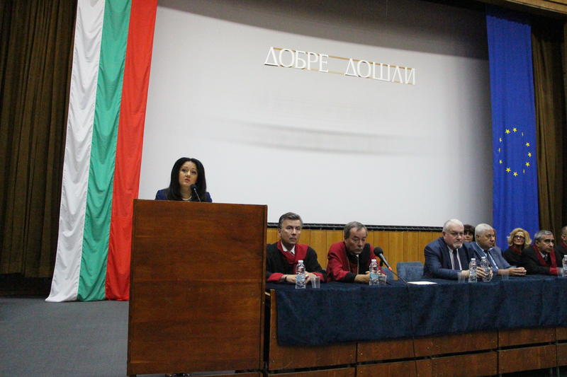 Министър Лиляна Павлова поздрави студентите и преподавателите в УАСГ по повод старта на новата учебна година