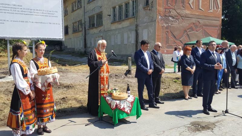 Министър Николай Нанков: За България предстоят добри дни в пътния сектор, до края на годината ще се рехабилитират 1000 км републикански пътища - 11