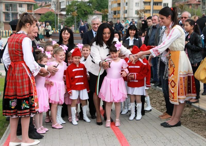  Министър Лиляна Павлова откри обновения парк на Карлово - 2