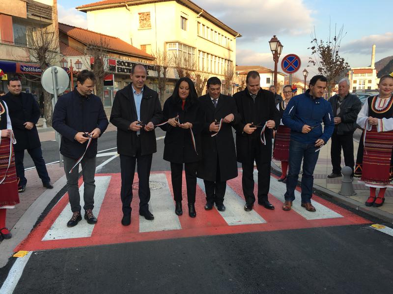 Министрите Павлова и Московски откриха рехабилитирания път Мадан-Златоград- Бенковски - 5