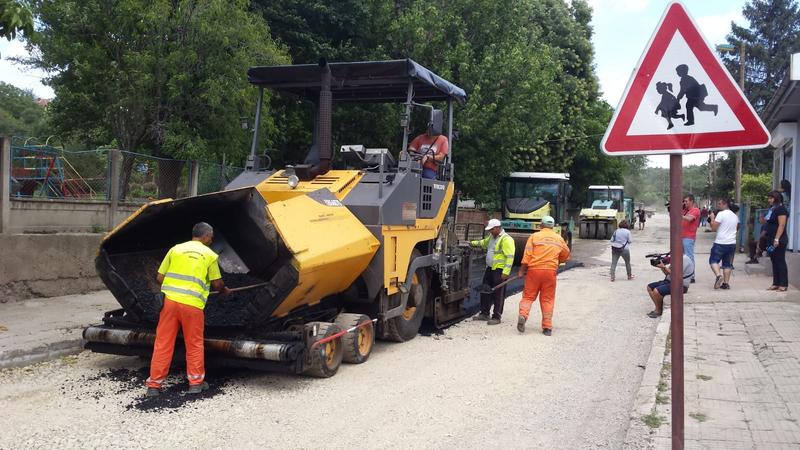 Започна асфалтирането на улиците в Мизия - 6