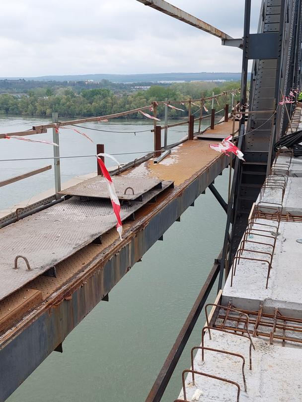 Министър Найденов провери напредъка в основния ремонт на Дунав мост при Русе - 1