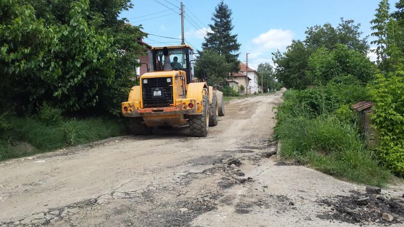 Започна асфалтирането на улиците в Мизия - 9