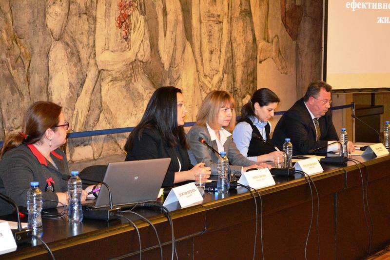 Министър Павлова: 22 са сключените договори с Българската банка за развитие по Националната програма за енергийна ефективност