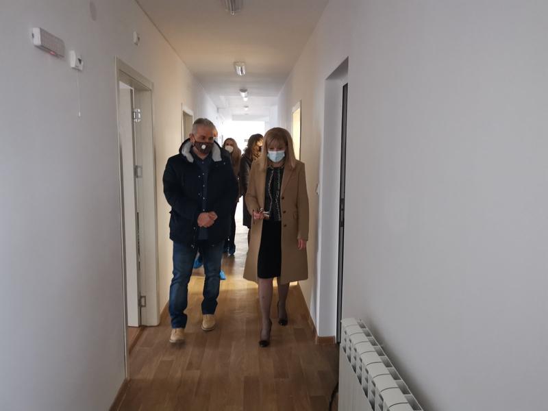 Министър Аврамова откри център за 24-часови грижи на възрастни хора с увреждания във Враца - 1