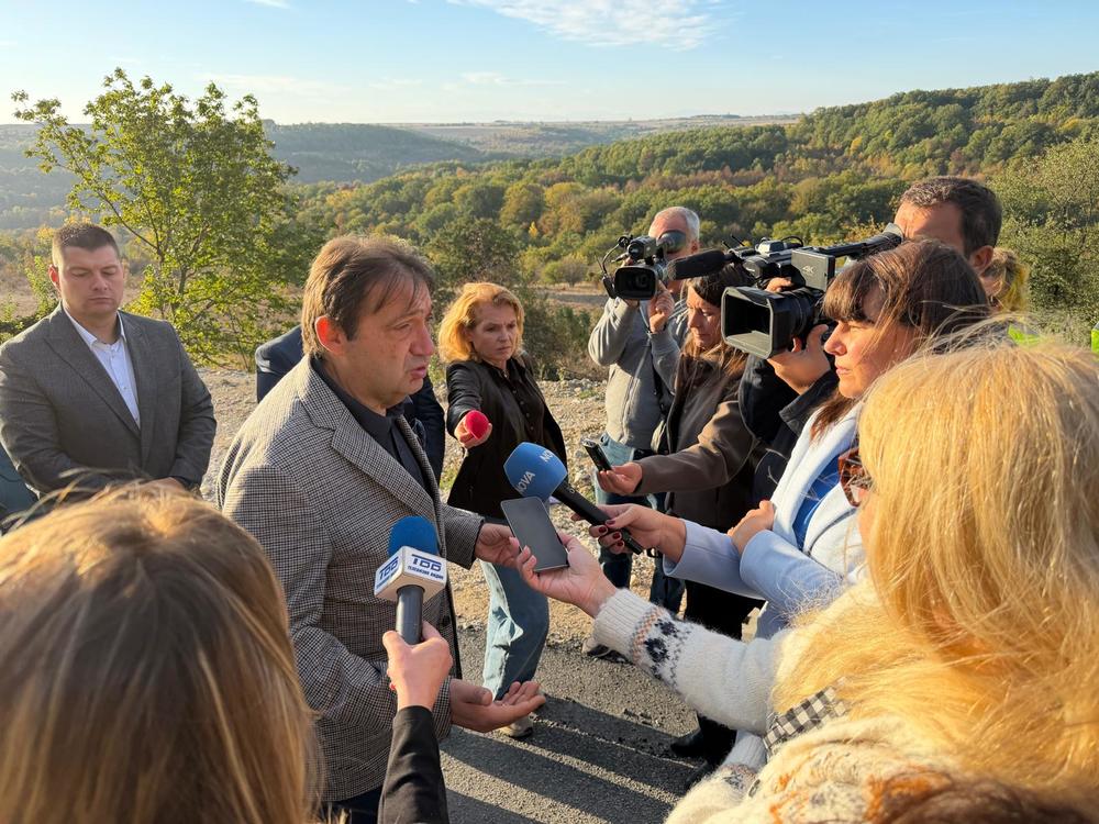 Министър Иван Шишков: Малките населени места трябва да имат свързаност по между си