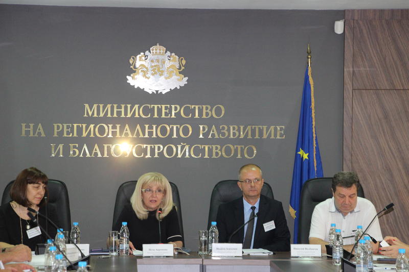По програми на МРРБ до сега в България са санирани над 2220 сгради - 1
