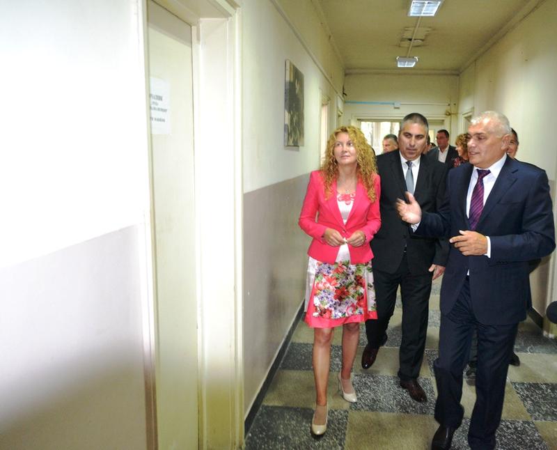 Зам.-министър Деница Николова: Обновяваме 43 полицейски управления и служби на пожарната в страната - 3