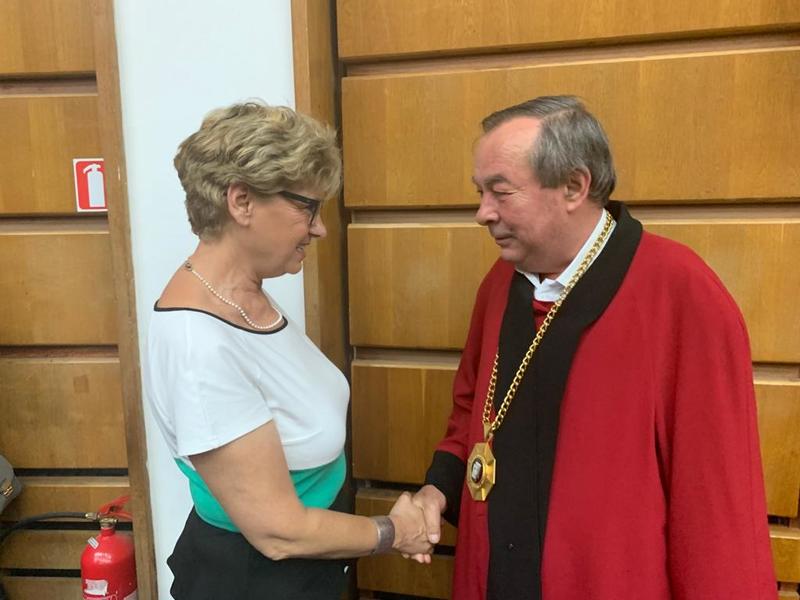 Министър Комитова поздрави абсолвентите от Архитектурния факултет на УАСГ