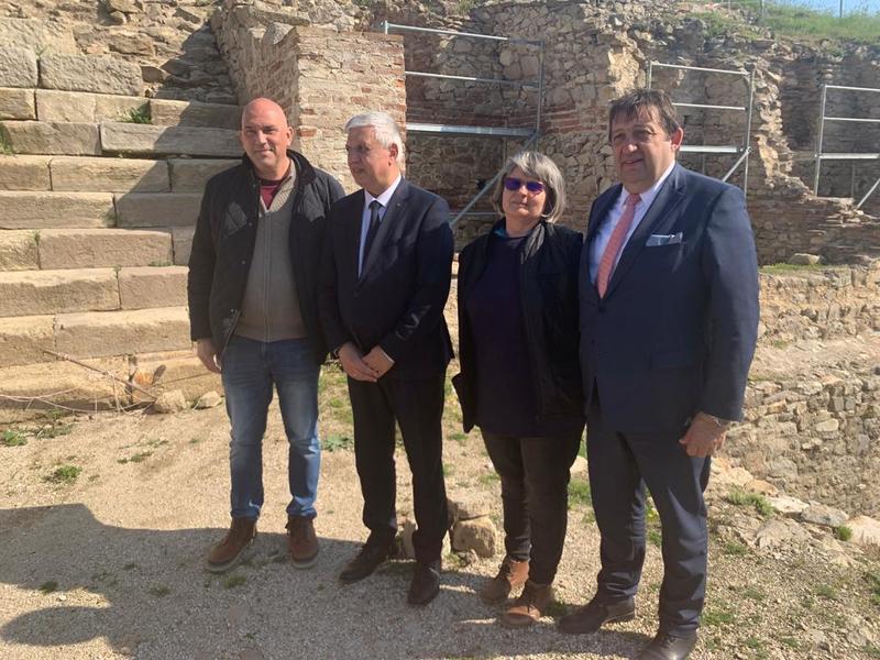 Министър Шишков провери  реставрацията на античния град Хераклея Синтика край Петрич - 5