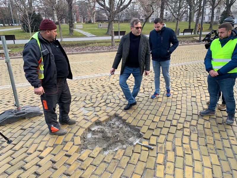 МРРБ взе проби за проверка на качеството на ремонтите в центъра на София - 10