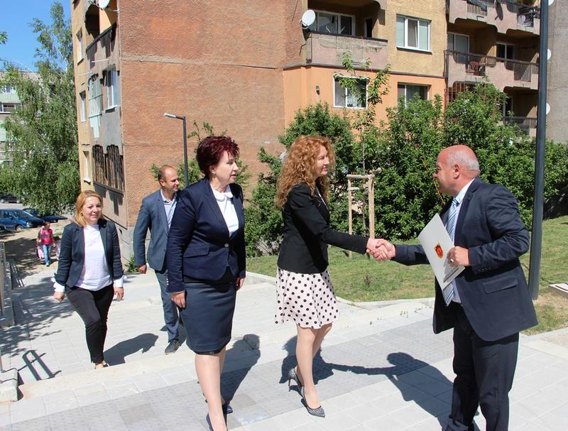 Зам.-министър Деница Николова: Над 24 млн.лв. се инвестират в Перник от МРРБ за подобряване на градската среда - 4