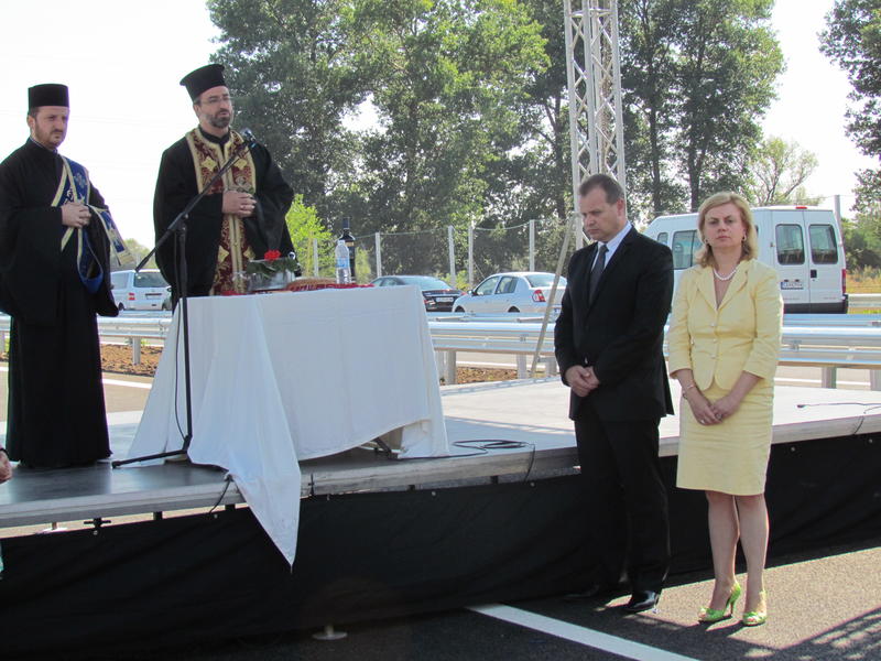 Министър Терзиева отмени церемонията за откриване на новия участък от АМ „Хемус“