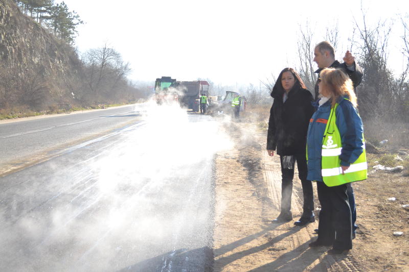 Министър Павлова и екип от експерти търсят решение на пътния проблем при Мурсалево - 2