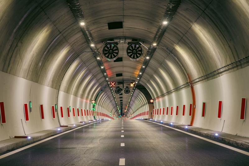 На 20 февруари се пуска движението през най-дългия пътен тунел „Железница“ на АМ „Струма“ - 7