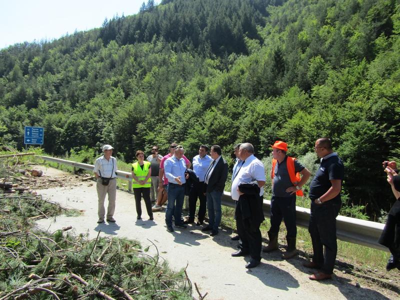 Зам.-министър Валентин Йовев: Започнахме укрепване на свлачището по пътя Смолян-Мадан - 1