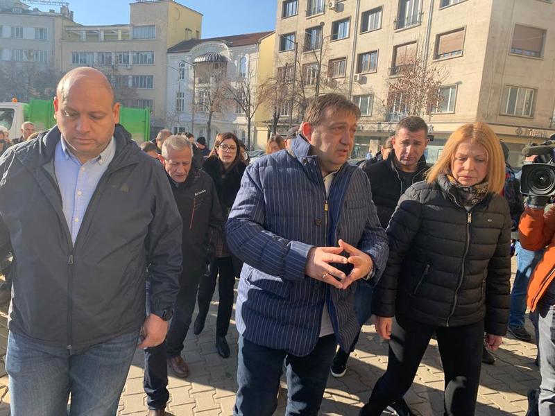 Министър Иван Шишков след инспекцията на жълтите павета в София: Проблемите се решават тогава, когато се признават - 8